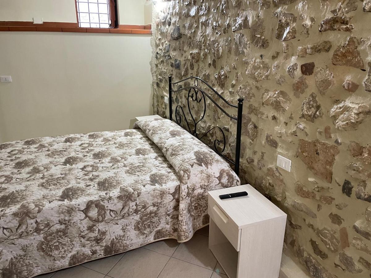 La Stanza Del Principe Bed & Breakfast Fondi Bagian luar foto